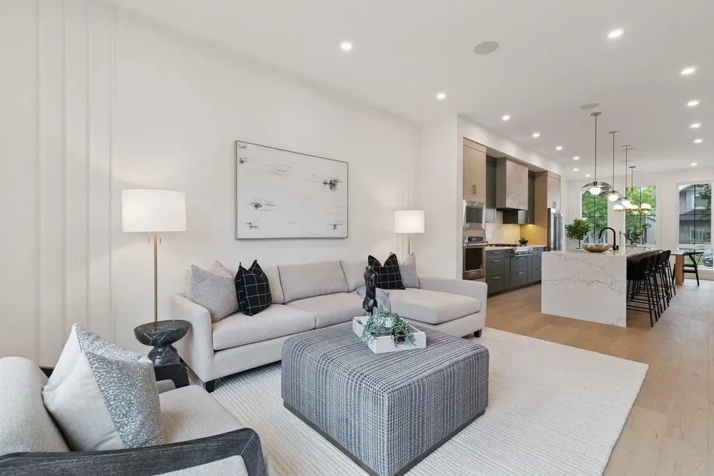 532 51 Avenue SW Calgary AB T2V 0A3