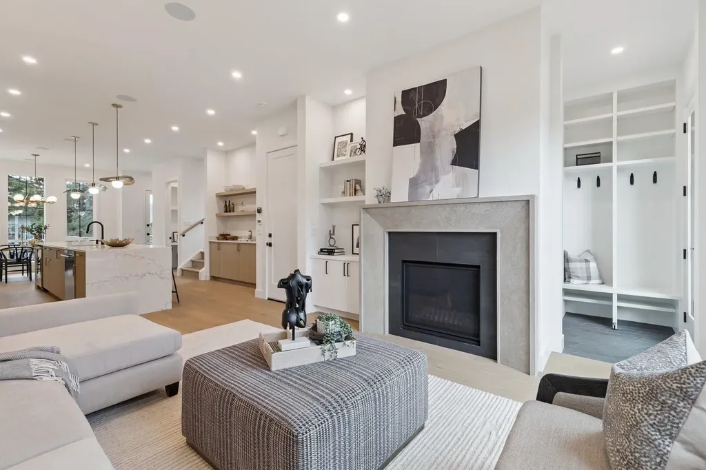 532 51 Avenue SW Calgary AB T2V 0A3