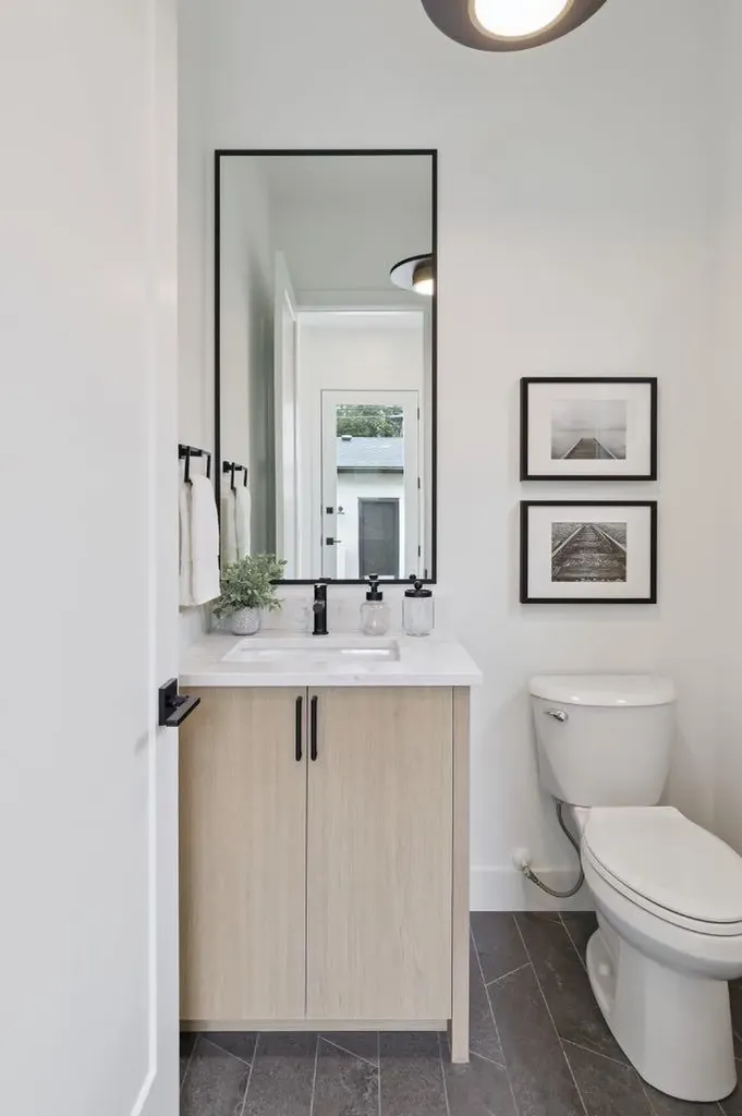 532 51 Avenue SW Calgary AB T2V 0A3