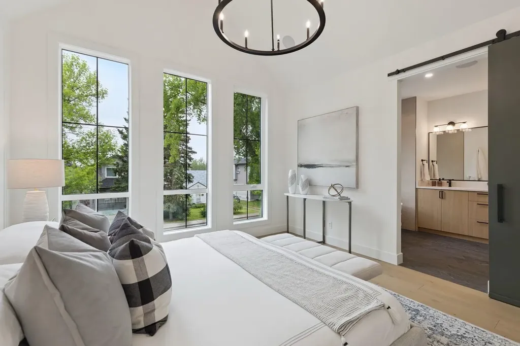 532 51 Avenue SW Calgary AB T2V 0A3