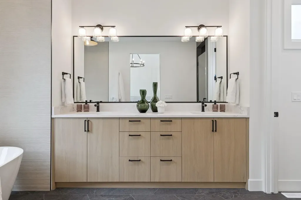 532 51 Avenue SW Calgary AB T2V 0A3