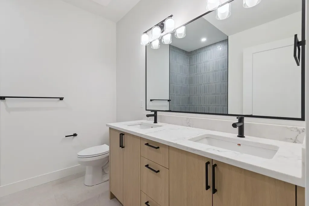 532 51 Avenue SW Calgary AB T2V 0A3