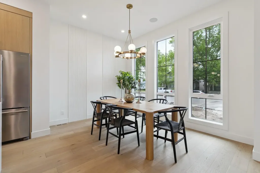 532 51 Avenue SW Calgary AB T2V 0A3