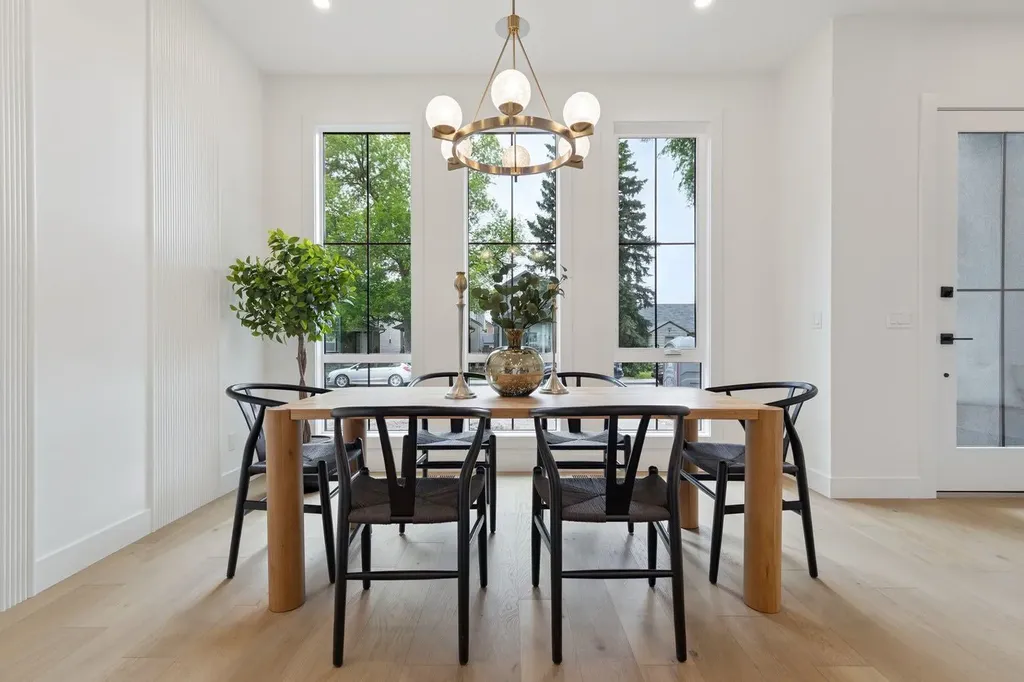 532 51 Avenue SW Calgary AB T2V 0A3