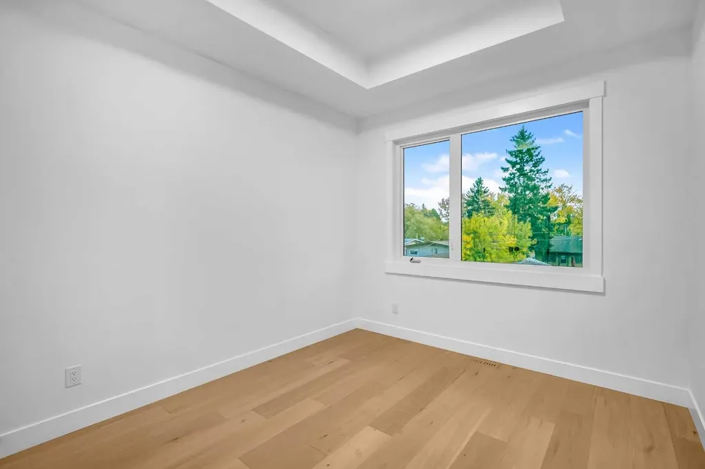 2437 52 Avenue SW Calgary AB T3E 1K5