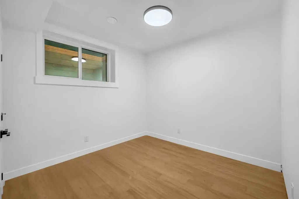 2435 52 Avenue SW Calgary AB T3E 1K5