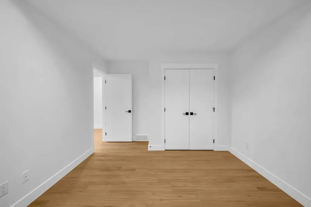 2435 52 Avenue SW Calgary AB T3E 1K5