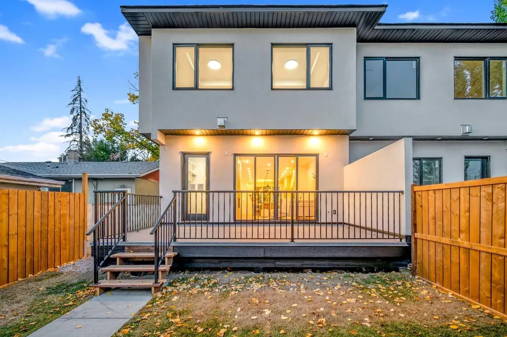 2435 52 Avenue SW Calgary AB T3E 1K5