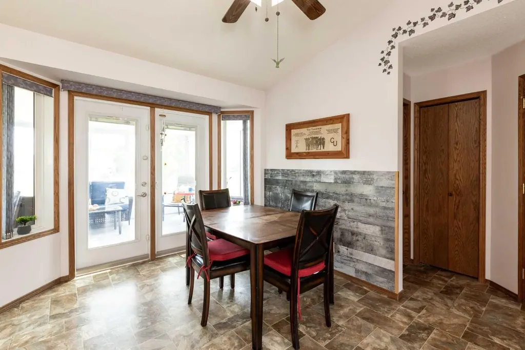 37571 Range Road 262 Rural Red Deer County AB T4E 1C1