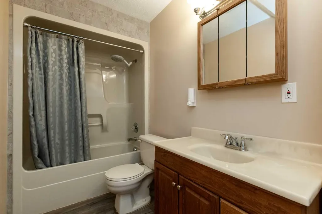 37571 Range Road 262 Rural Red Deer County AB T4E 1C1
