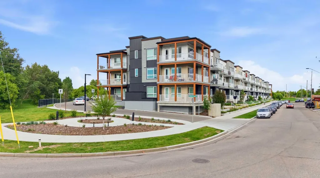 1605 17 Street SE Calgary AB T2G 2L7