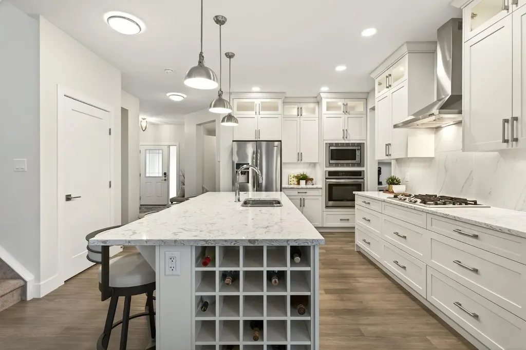 278 Hillcrest Heights SW Airdrie AB T4B 3Z2