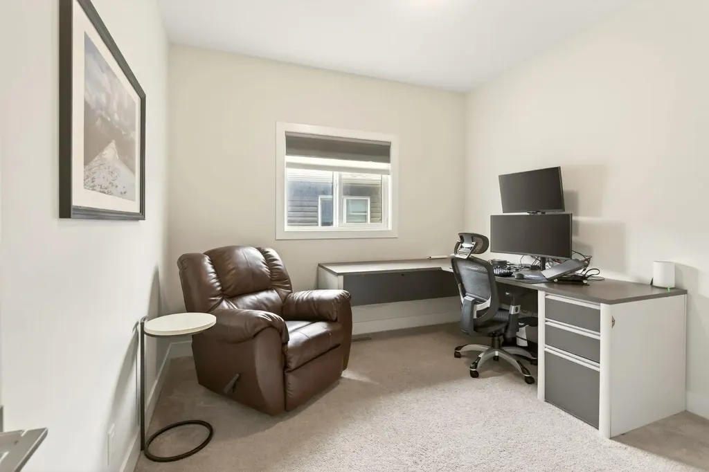 278 Hillcrest Heights SW Airdrie AB T4B 3Z2