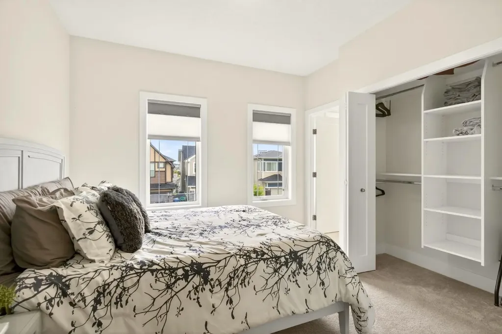 278 Hillcrest Heights SW Airdrie AB T4B 3Z2