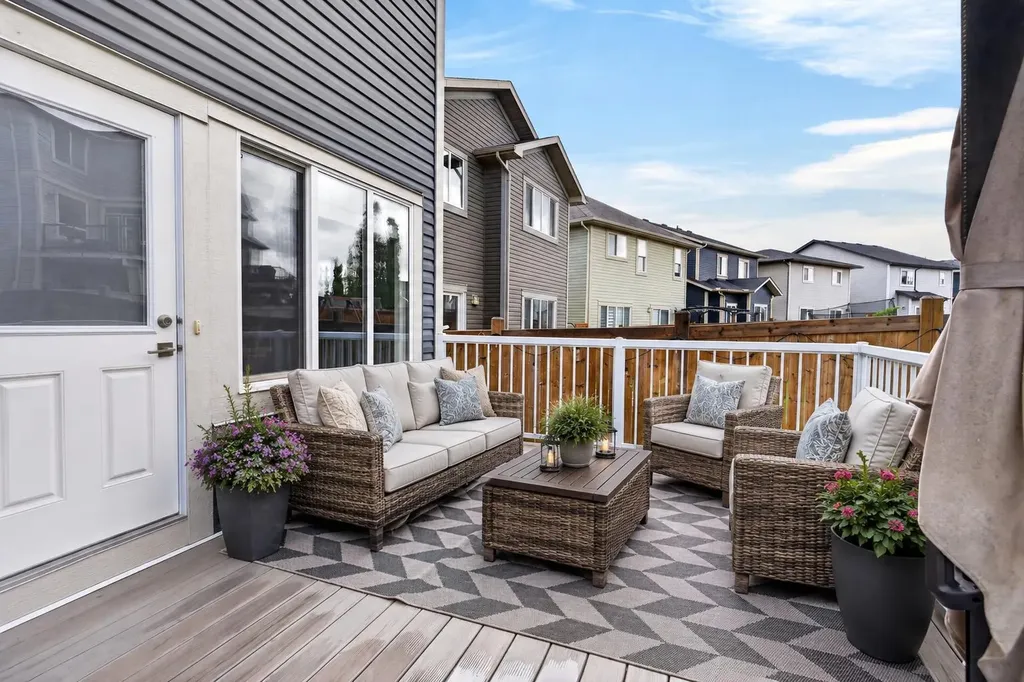 278 Hillcrest Heights SW Airdrie AB T4B 3Z2