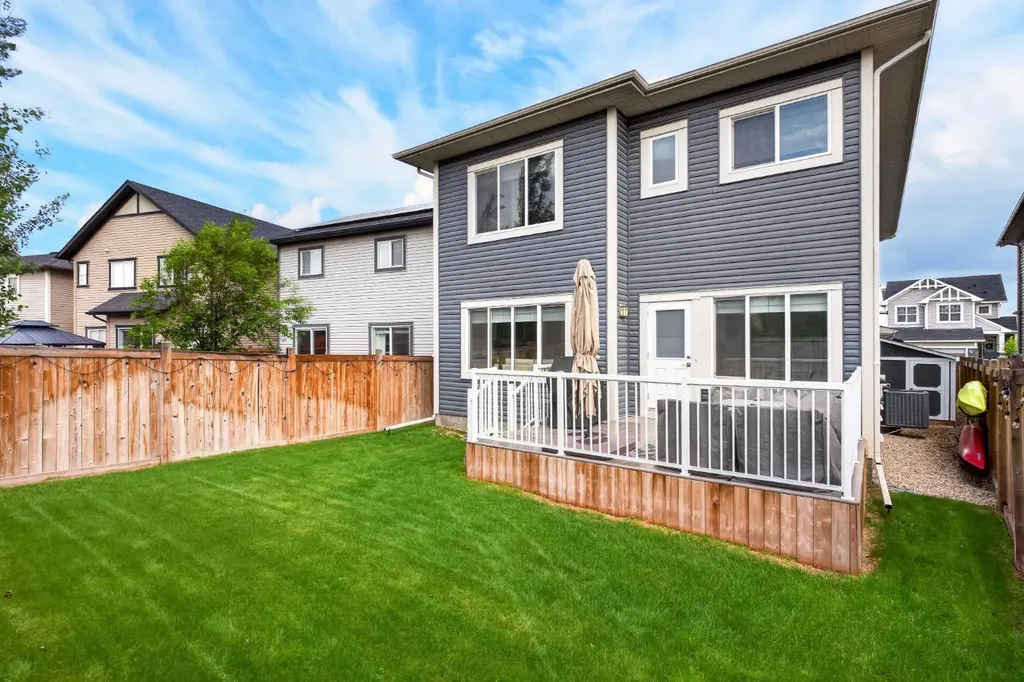278 Hillcrest Heights SW Airdrie AB T4B 3Z2