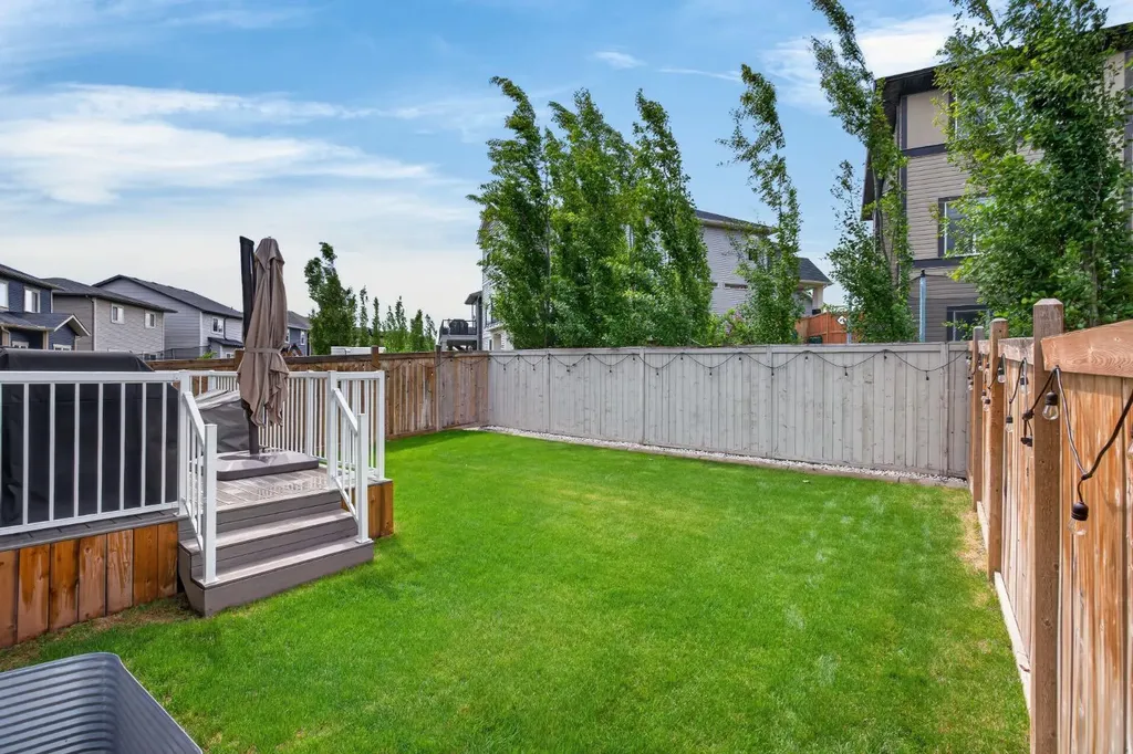 278 Hillcrest Heights SW Airdrie AB T4B 3Z2