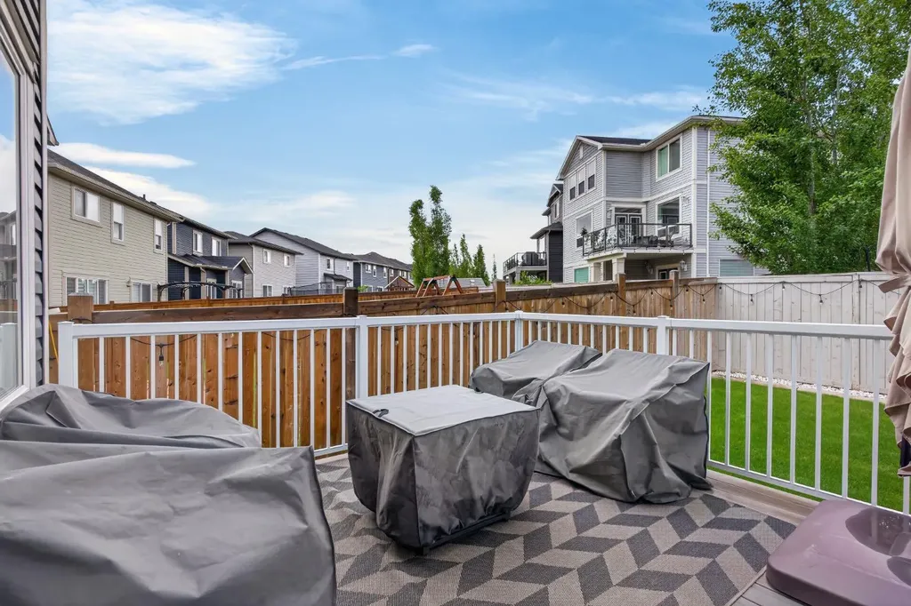 278 Hillcrest Heights SW Airdrie AB T4B 3Z2