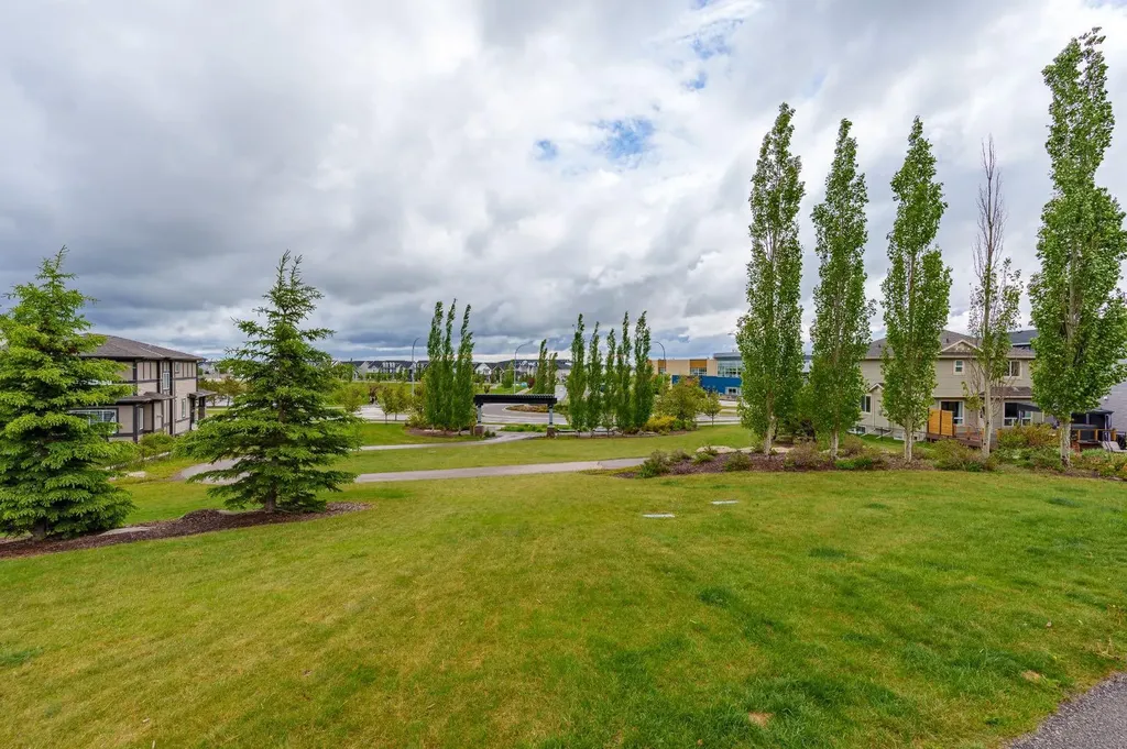 278 Hillcrest Heights SW Airdrie AB T4B 3Z2