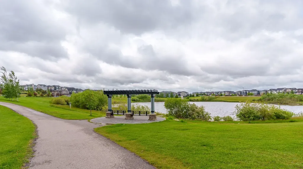 278 Hillcrest Heights SW Airdrie AB T4B 3Z2