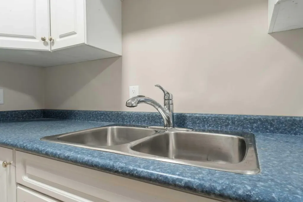 7609 36 Avenue NW Calgary AB T3B2P3