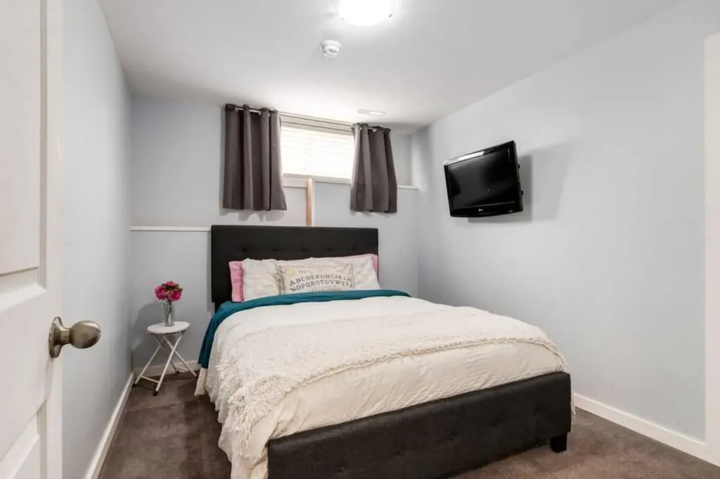 158 Westland Street Okotoks AB T1S 0B3