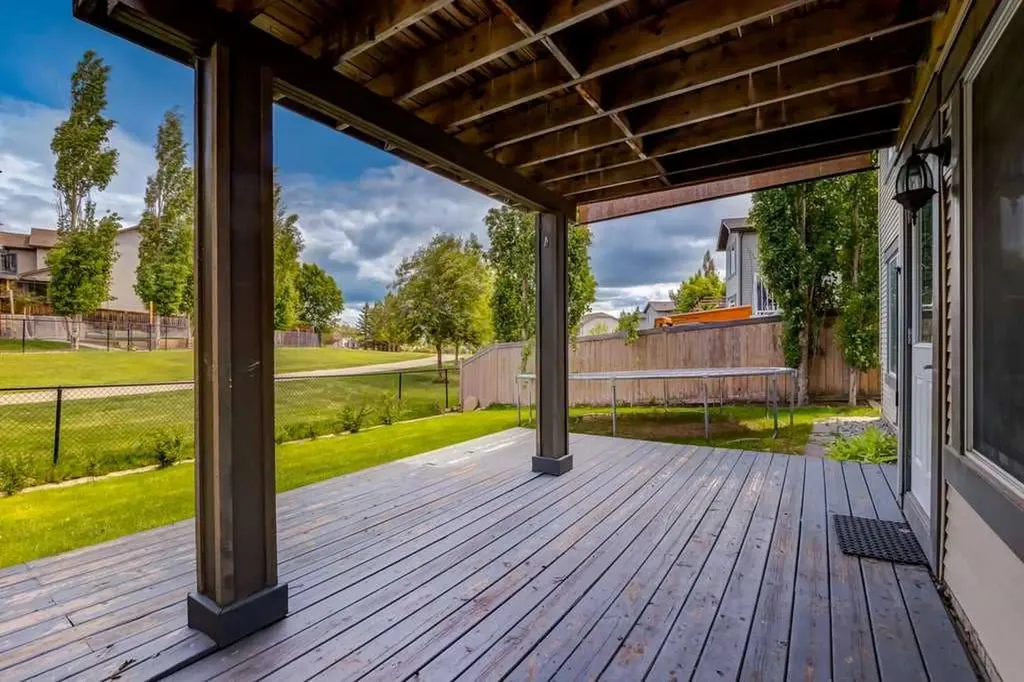 158 Westland Street Okotoks AB T1S 0B3