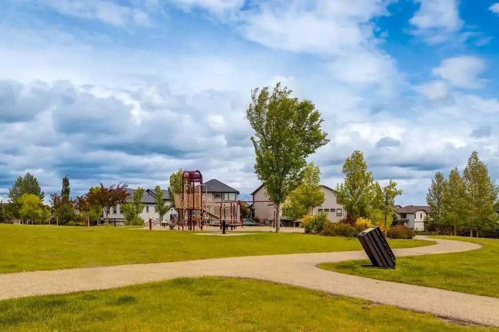 158 Westland Street Okotoks AB T1S 0B3