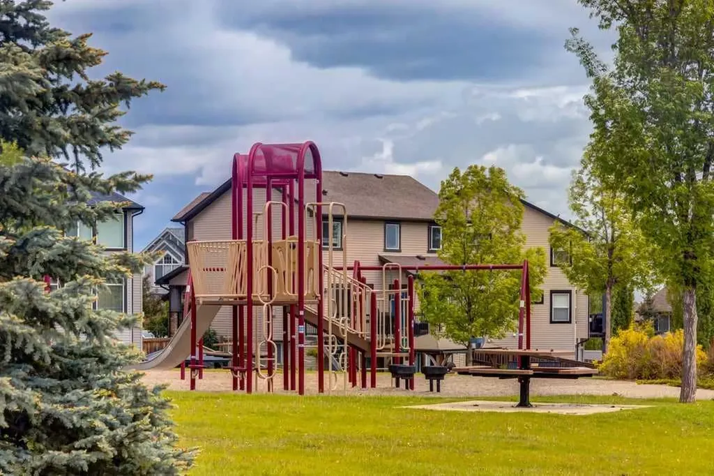 158 Westland Street Okotoks AB T1S 0B3