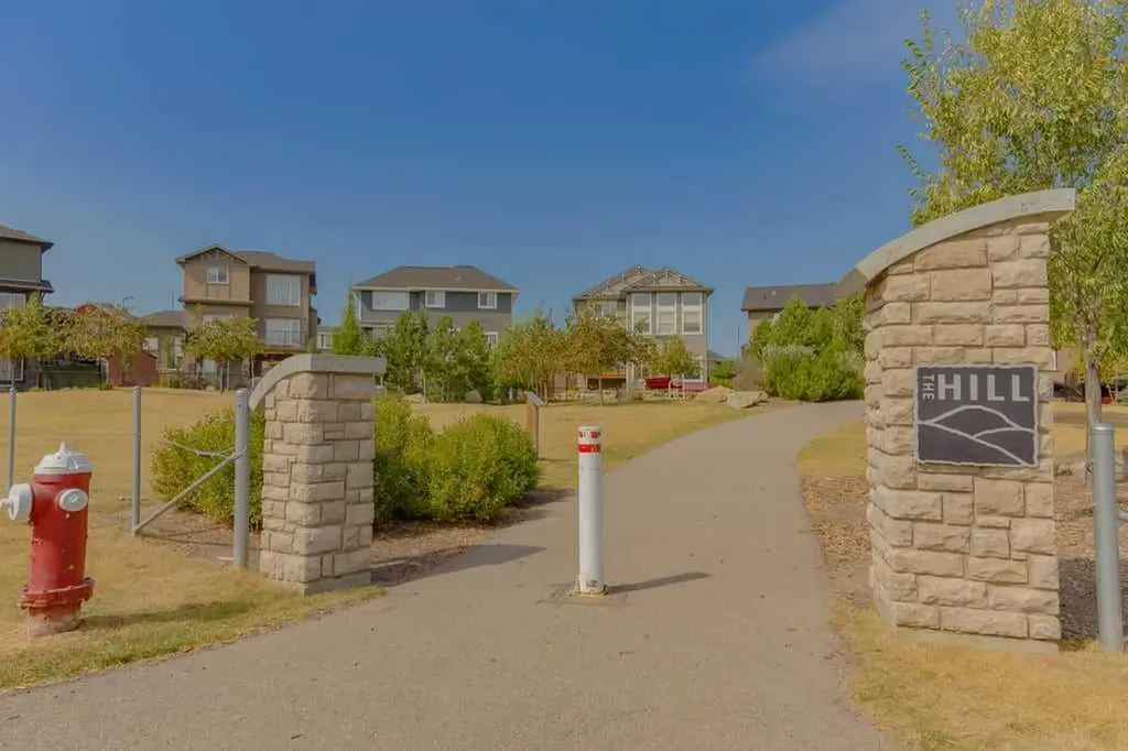 158 Westland Street Okotoks AB T1S 0B3