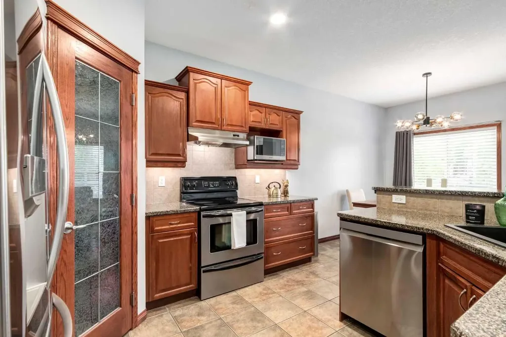 158 Westland Street Okotoks AB T1S 0B3