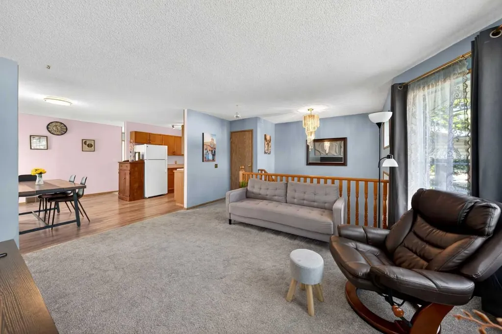 31 Martinridge Grove NE Calgary AB T3J 3M2