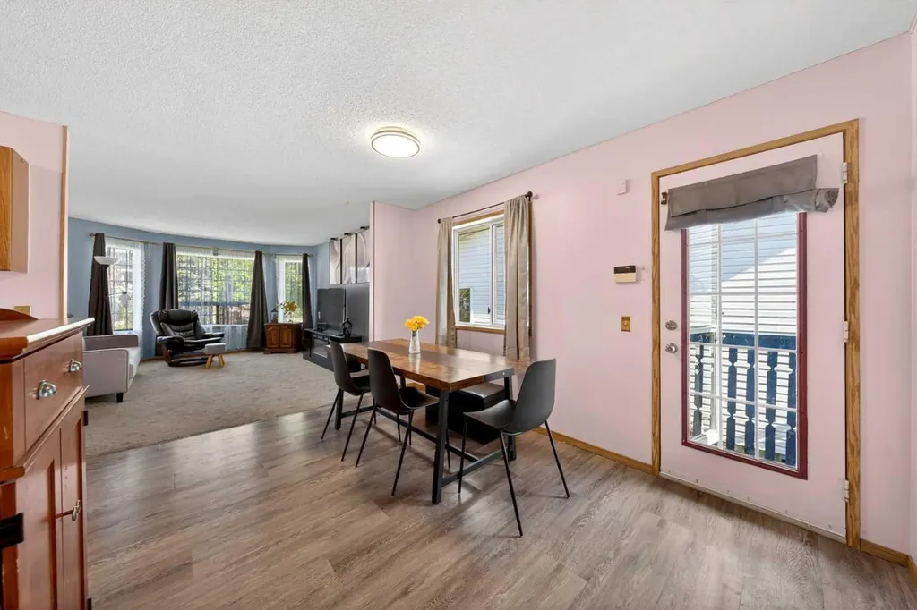 31 Martinridge Grove NE Calgary AB T3J 3M2