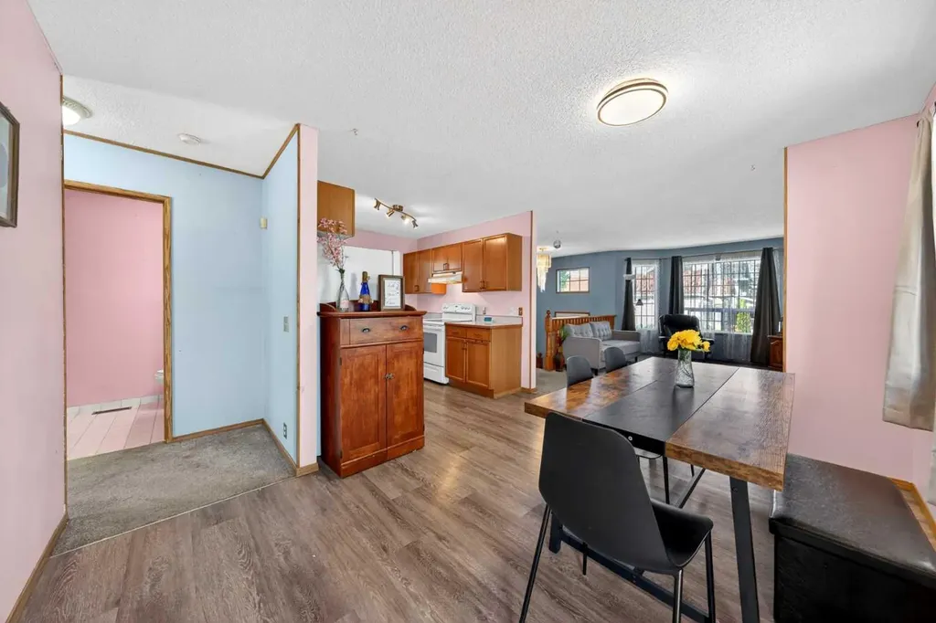 31 Martinridge Grove NE Calgary AB T3J 3M2