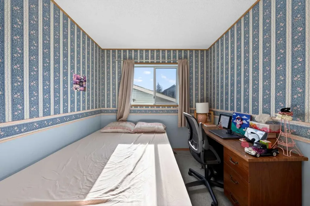 31 Martinridge Grove NE Calgary AB T3J 3M2