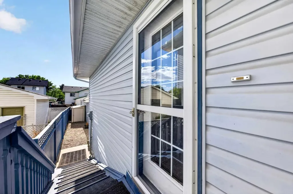 31 Martinridge Grove NE Calgary AB T3J 3M2