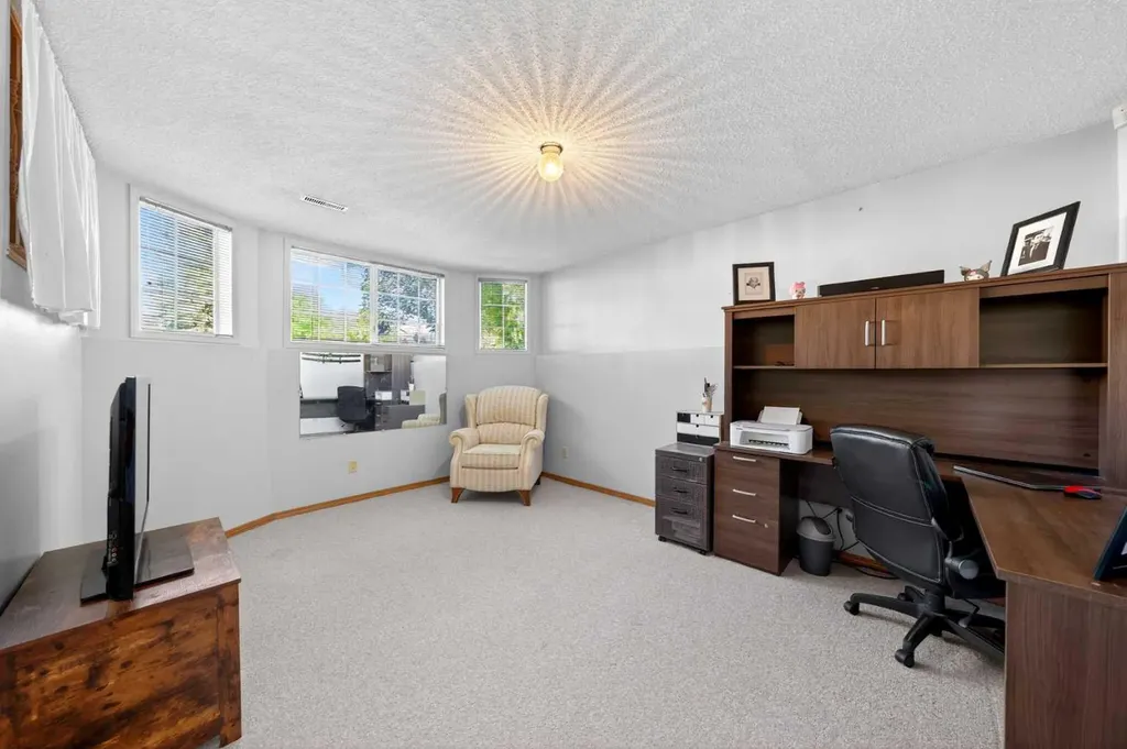 31 Martinridge Grove NE Calgary AB T3J 3M2