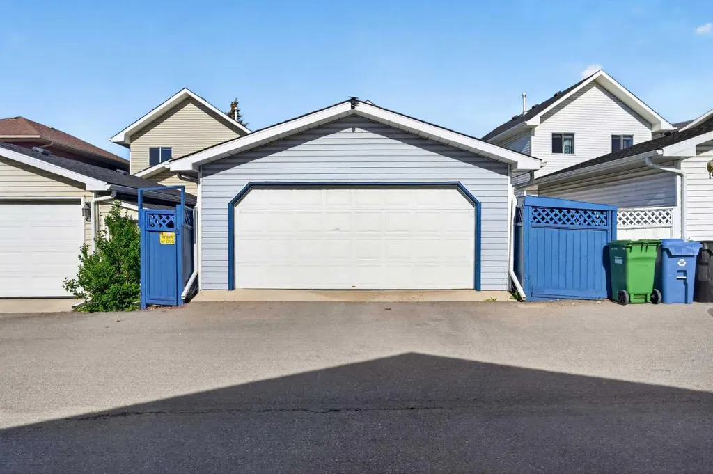 31 Martinridge Grove NE Calgary AB T3J 3M2