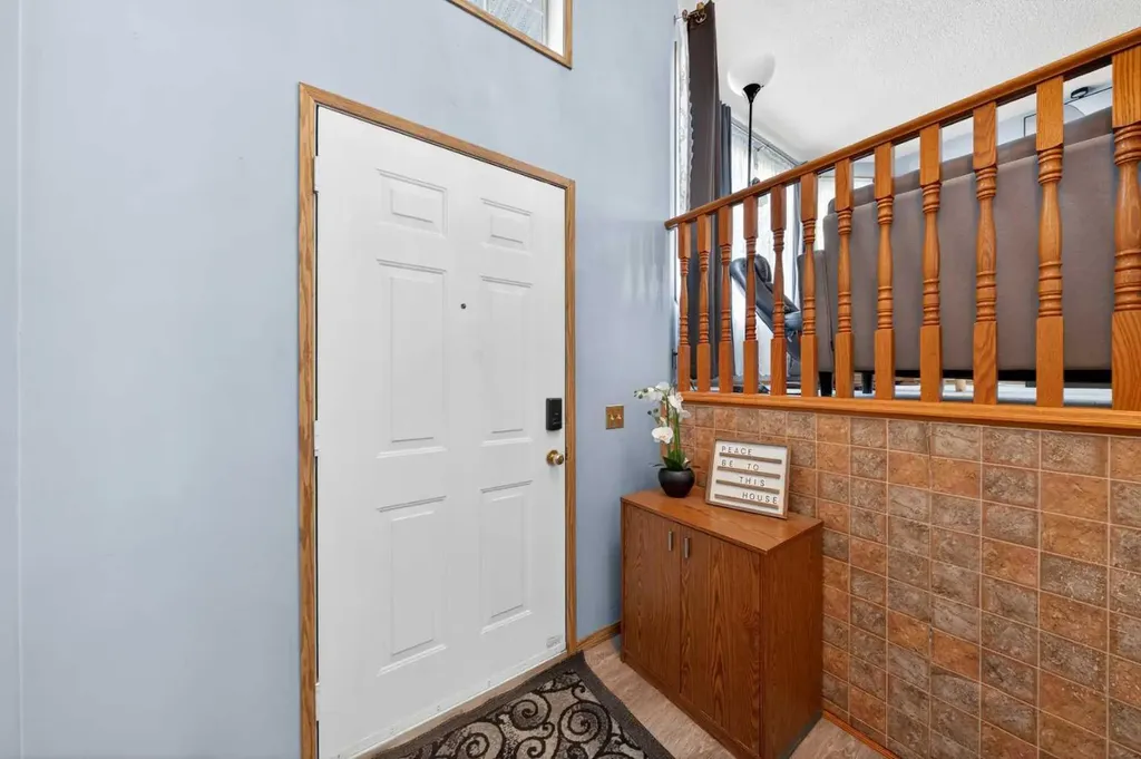 31 Martinridge Grove NE Calgary AB T3J 3M2