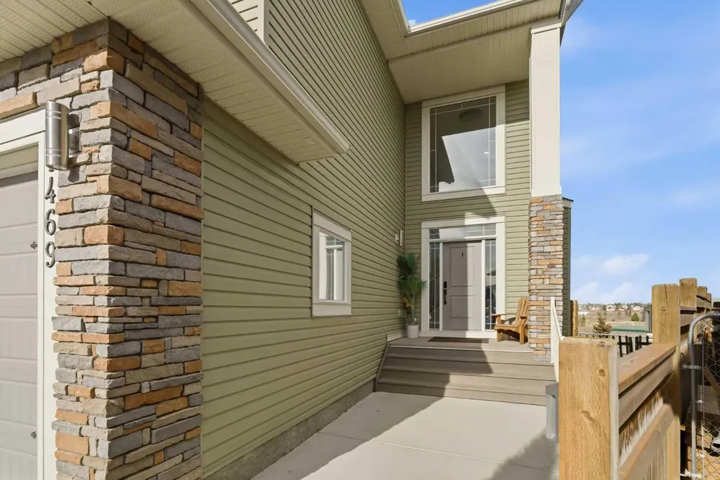 1469 Aldrich Place Carstairs AB T0M 0N0