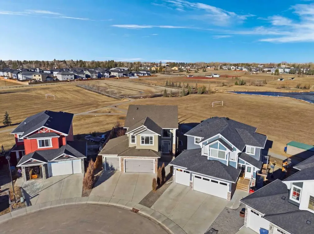 1469 Aldrich Place Carstairs AB T0M 0N0