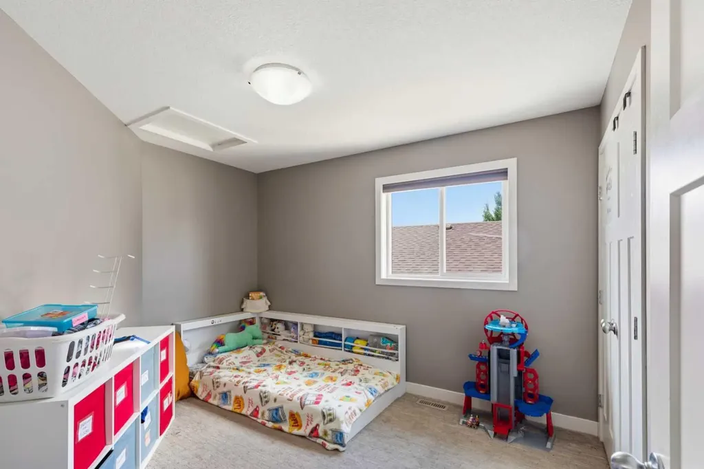 8914 72 Avenue Grande Prairie AB T8X 0E1