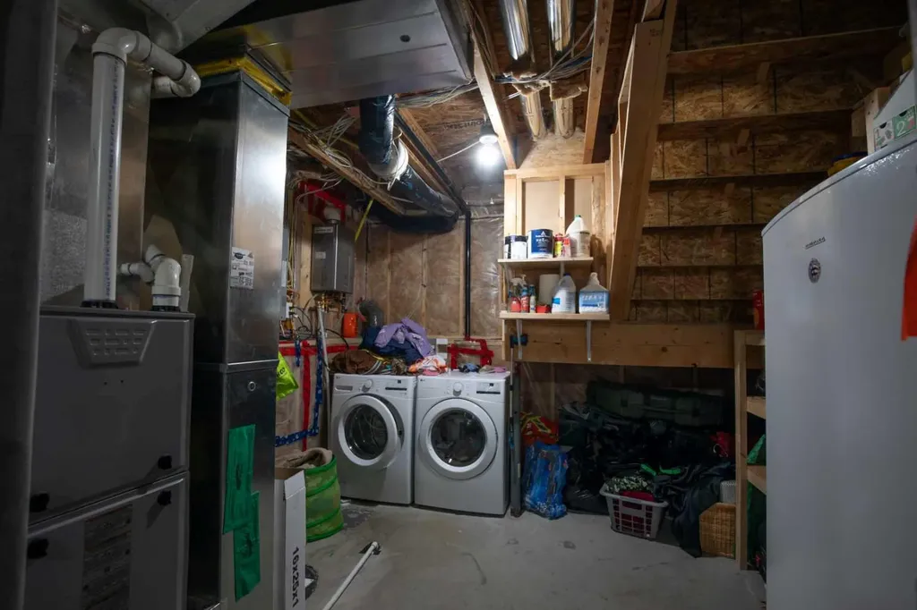 8914 72 Avenue Grande Prairie AB T8X 0E1