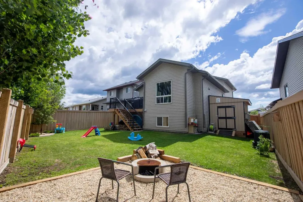 8914 72 Avenue Grande Prairie AB T8X 0E1