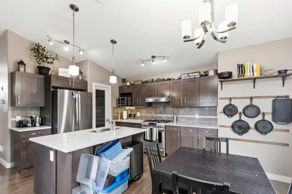 8914 72 Avenue Grande Prairie AB T8X 0E1