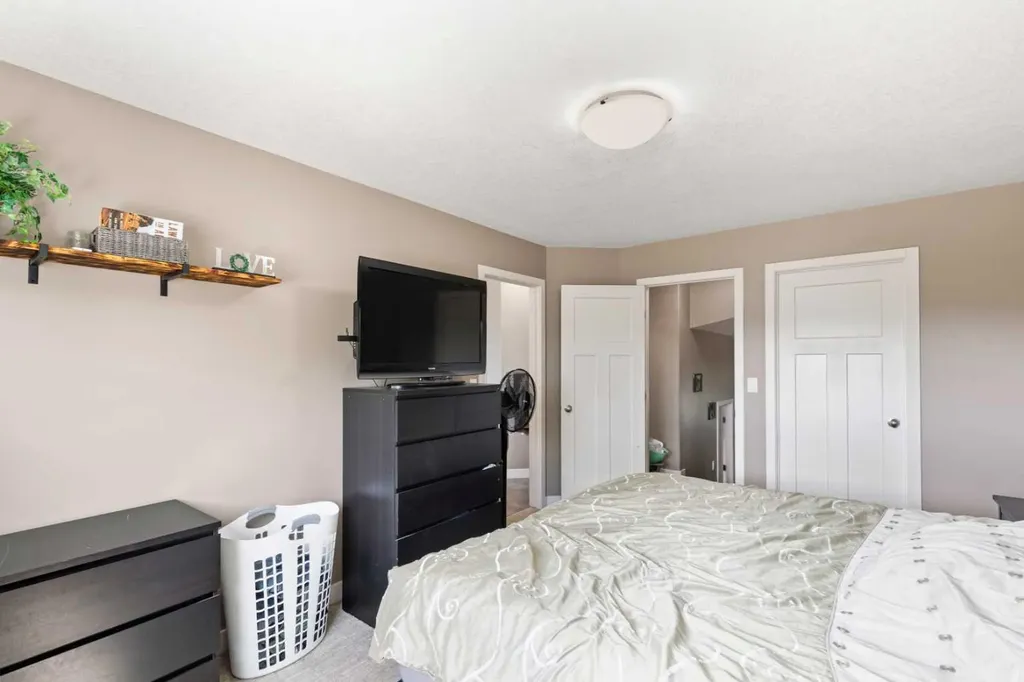 8914 72 Avenue Grande Prairie AB T8X 0E1