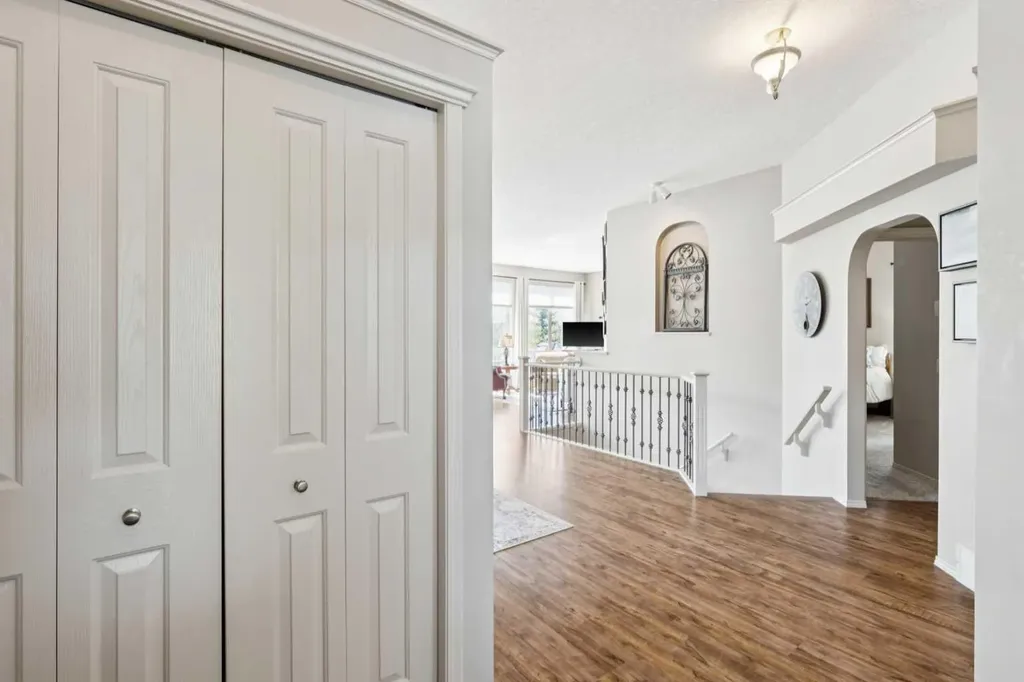 230 Royal Oak Place NW Calgary AB T3G 4Y6