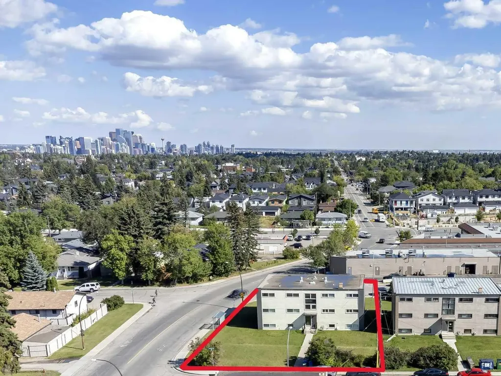 2705 38 Street SW Calgary AB T3E3E9