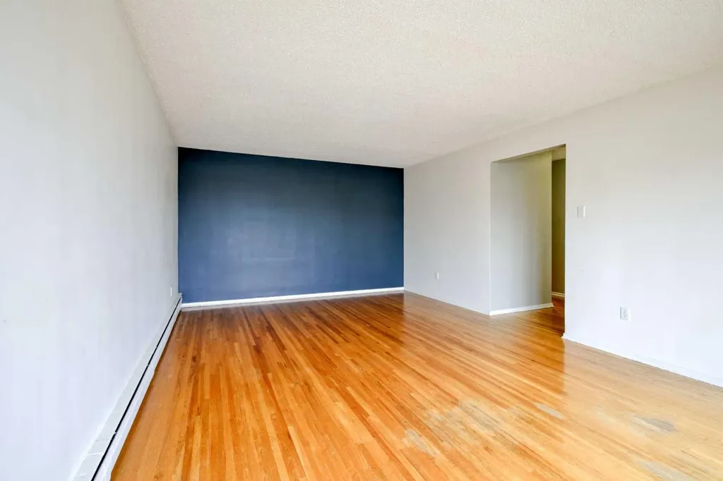 2705 38 Street SW Calgary AB T3E3E9