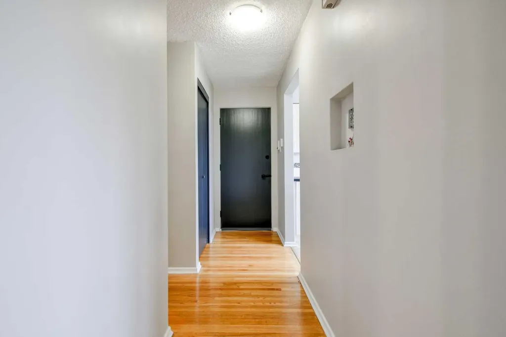 2705 38 Street SW Calgary AB T3E3E9